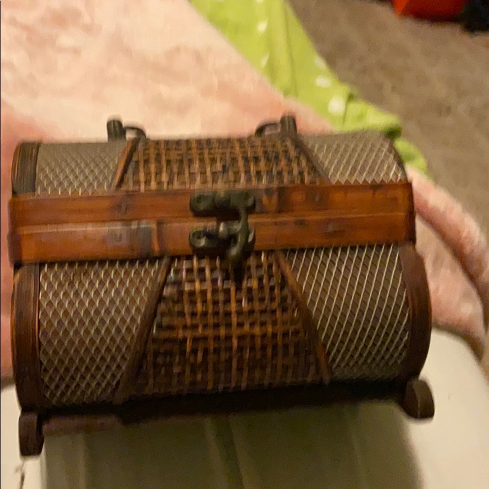 Bamboo jewelry box